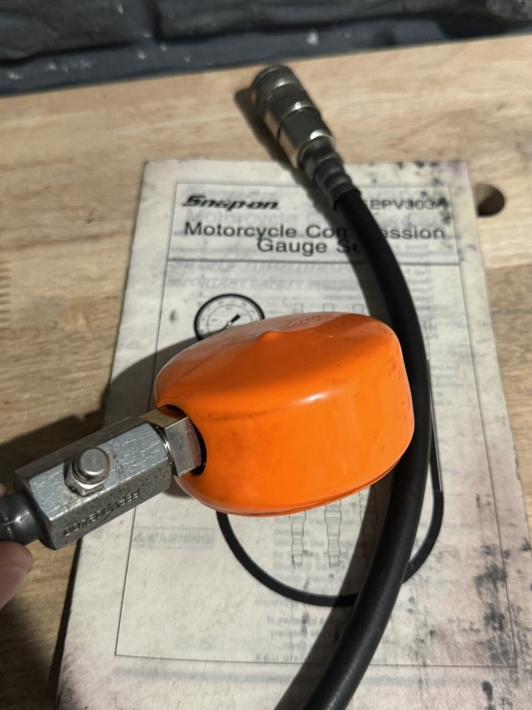 SNAP-ON EEPV303A MOTORCYCLE COMPRESSION TESTER - No Accessories