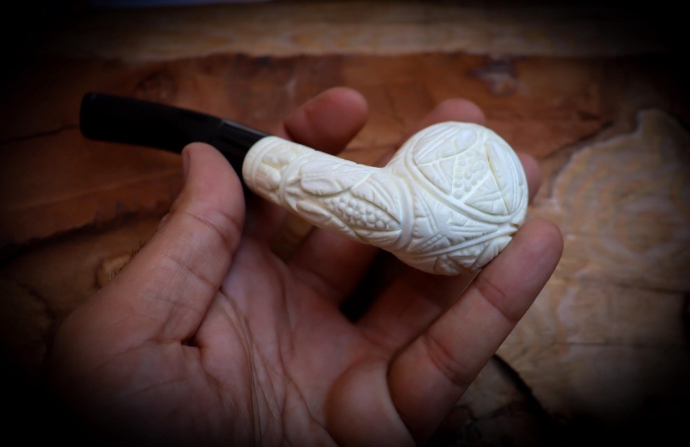 Half BentModel Grape Leaf Pattern Meerschaum Pipe With Leather Case-Astaş Meers.