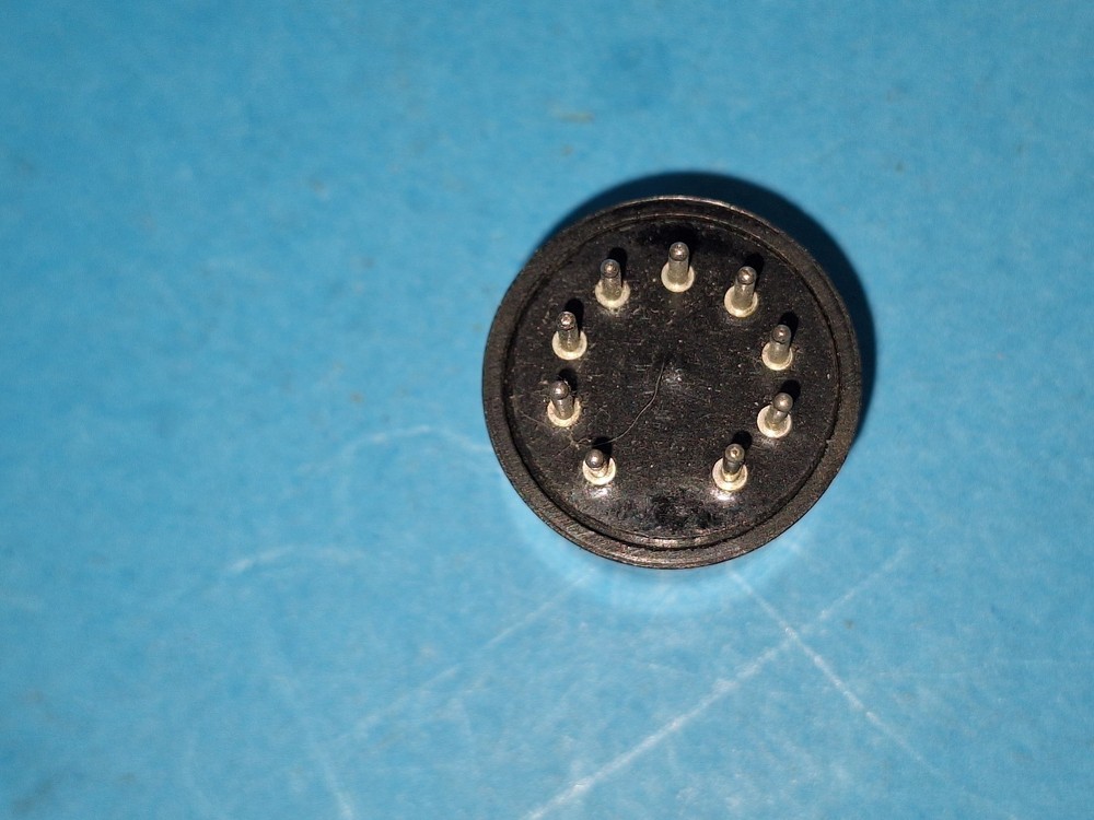 B9A Plug ~ 'In-line' cable entry ~ SATO Japan