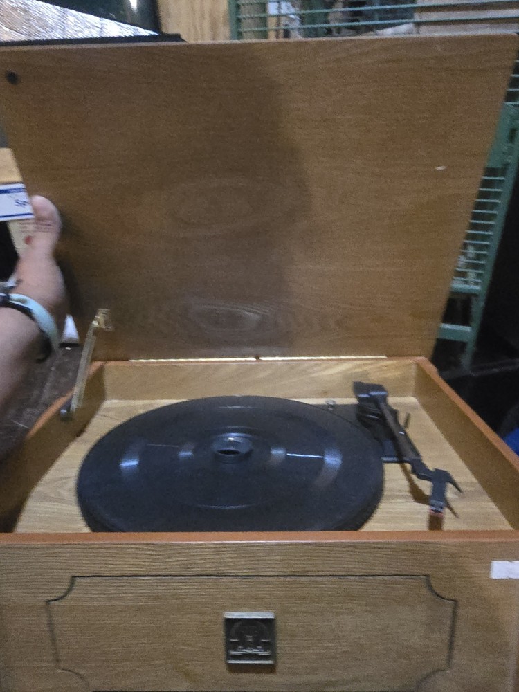 Thomas Pacconi Classics Wooden Brown Record Player Turntable