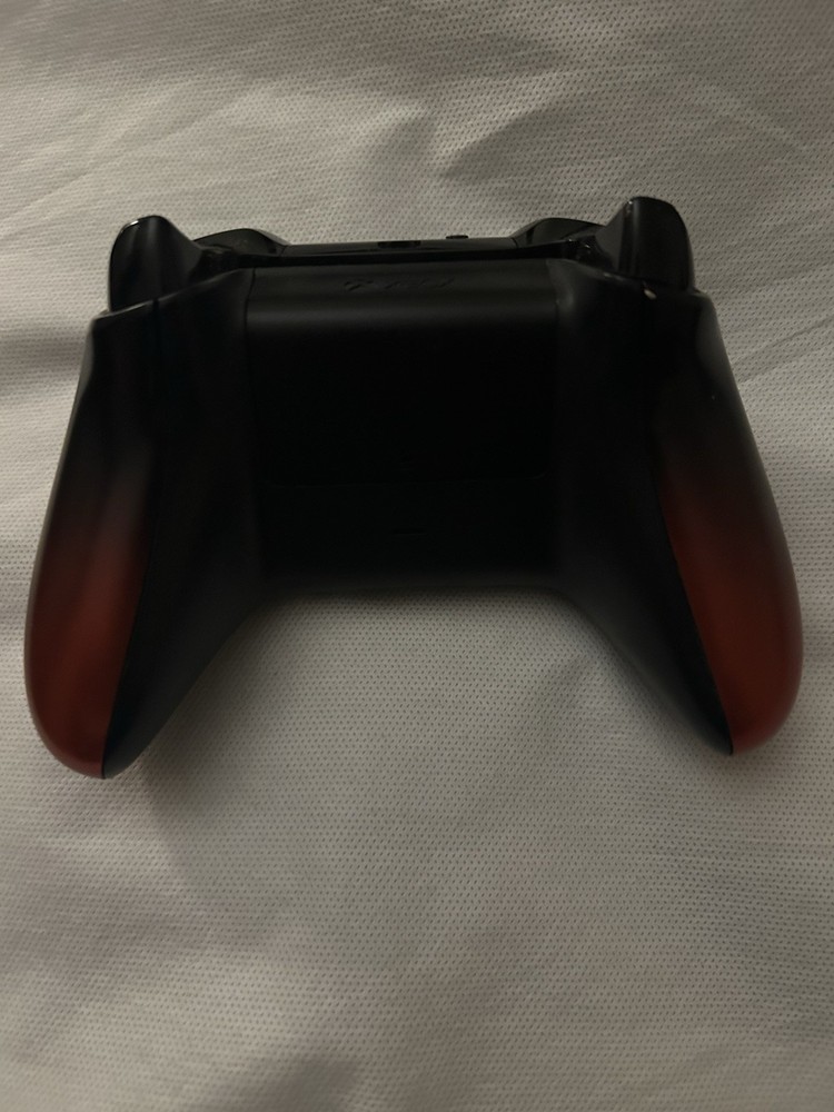 Xbox One Controller (Volcano Shadow)