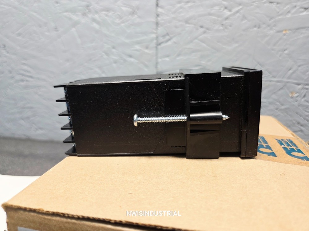 Omega DPF94 Digital DIN counter, Process Meter, DPF940250, RS-485