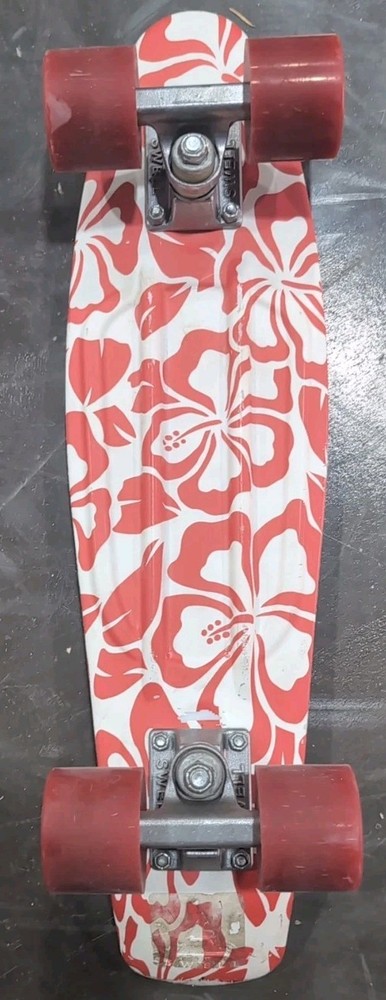 SWELL 22" SKATEBOARD COMPLETE/ White & Red Aloha Pattern