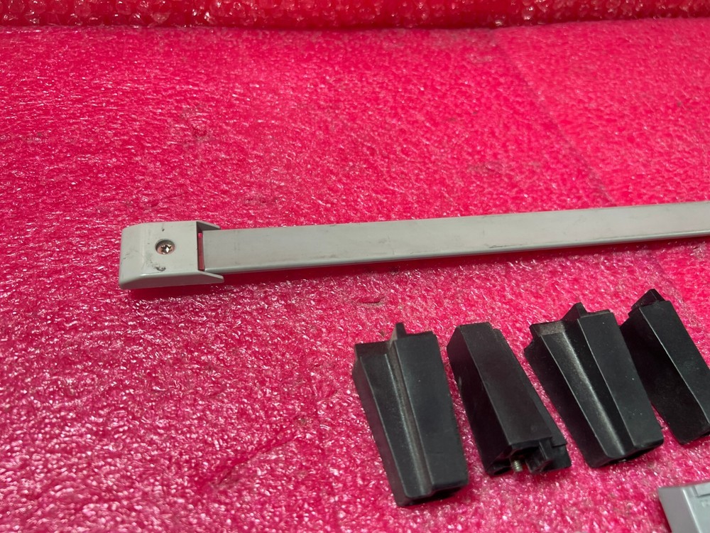 Agilent 16702B Logic Analysis System Accessories - Legs - Handle