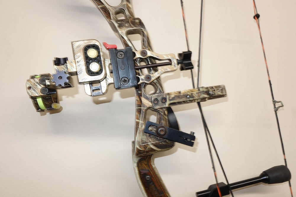 Compound Bow Bowtech "The General " Left Handed