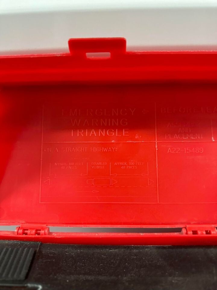 Emergency Reflective Warning Triangle Model 1005