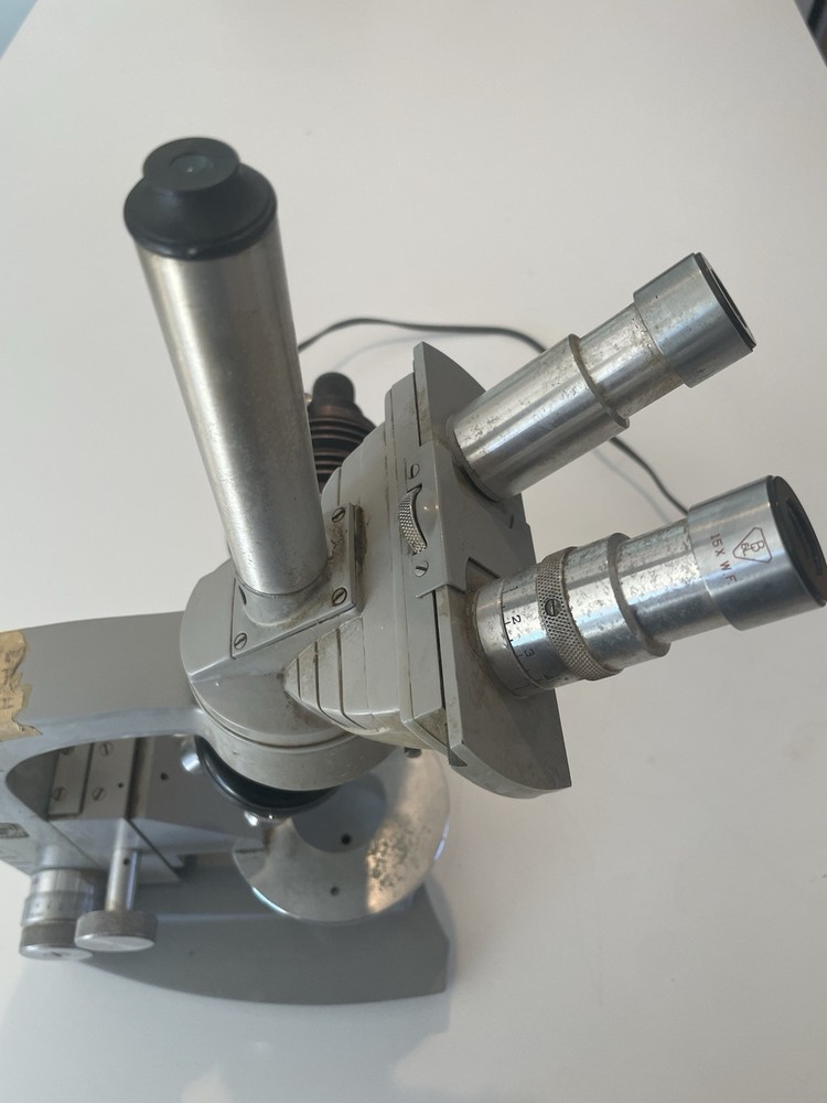Spencer Microscope Four Lenses with light 403105