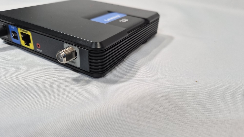 Linksys Cisco - CM100 Internet Cable Modem USB Ethernet 100 Mbps - Tested