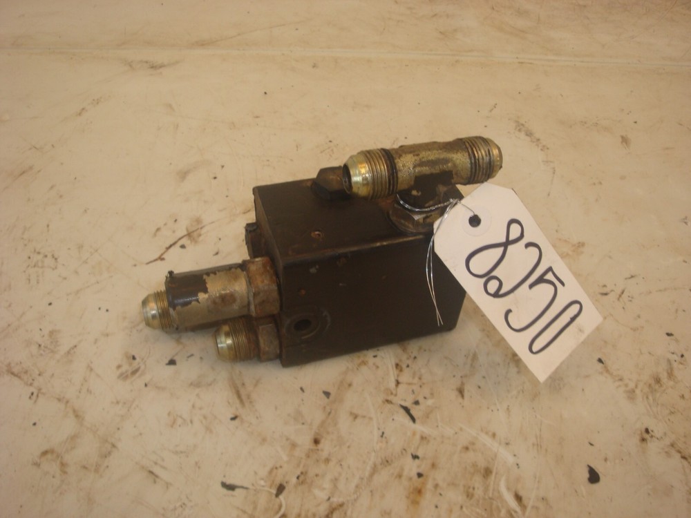 1993 AGCO 8630 Tractor Hydraulic Valve