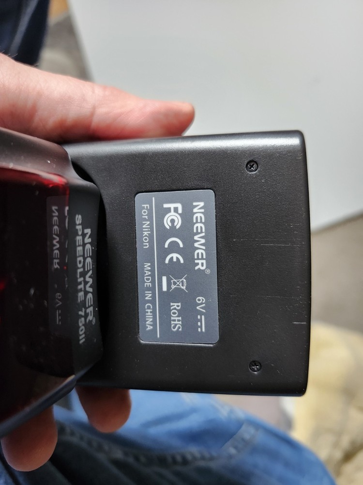 Neewer Speedlight 750ii