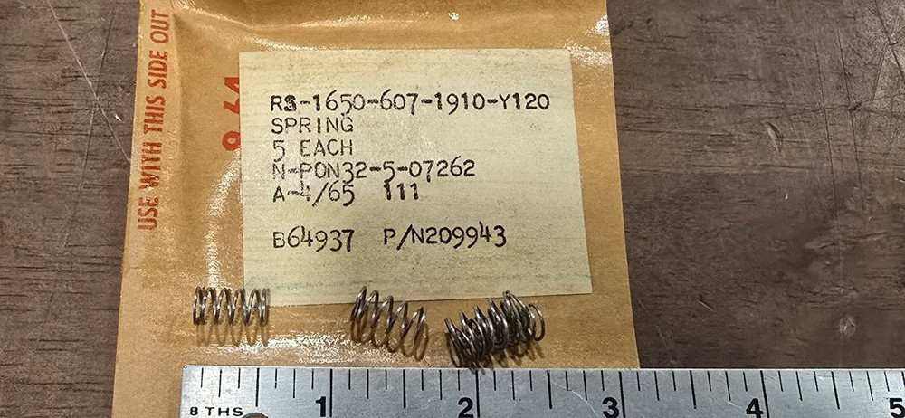 (1 EA) VALCOR ENGINEERING SPRINGS 209943 5360-00-607-1910