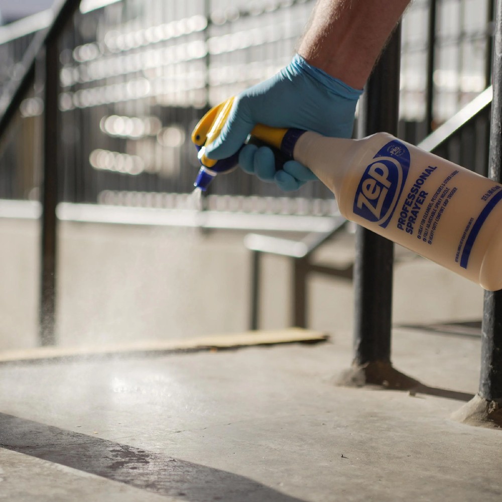 Zep Professional Spray Bottle 32 oz Adjustable Nozzle