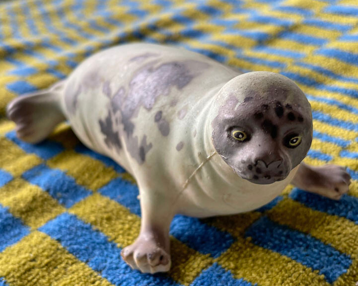 Harbor Seal with Baby Figures - AAA - Vinyl