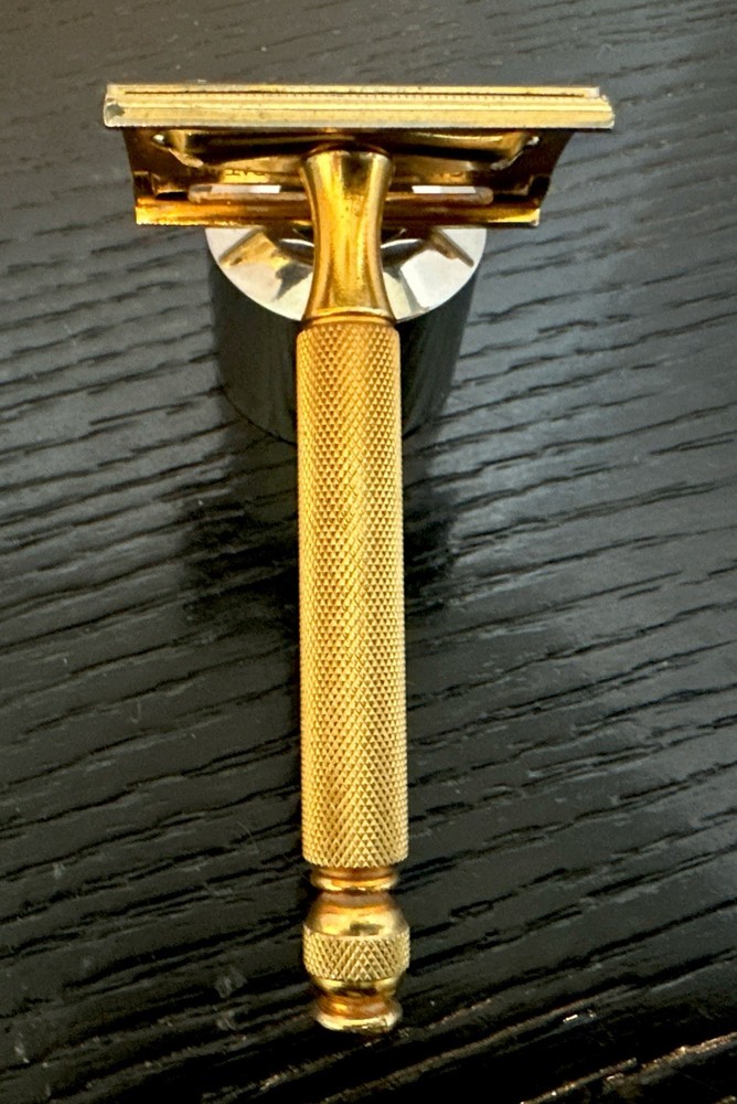 Vintage Gillette Gold Tech Safety Razor/54 grams