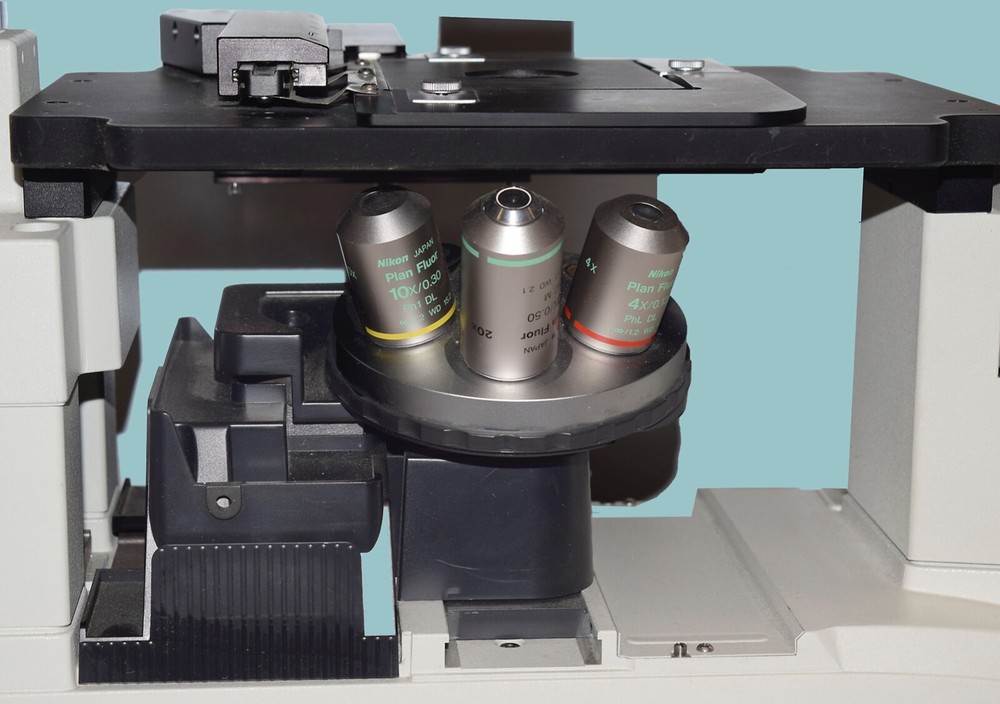 Nikon Eclipse TE2000-U Inverted Phase Contrast Microscope, 3 Objectives