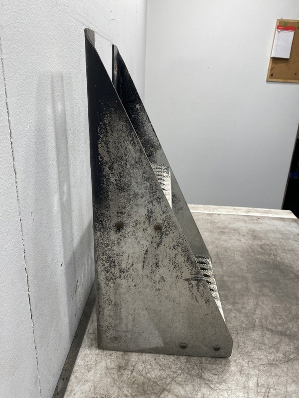 2004 Freightliner Columbia Frame Step (722-10305)