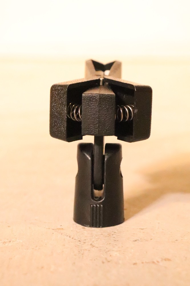 Unbranded Butterfly Style Microphone Clip #3