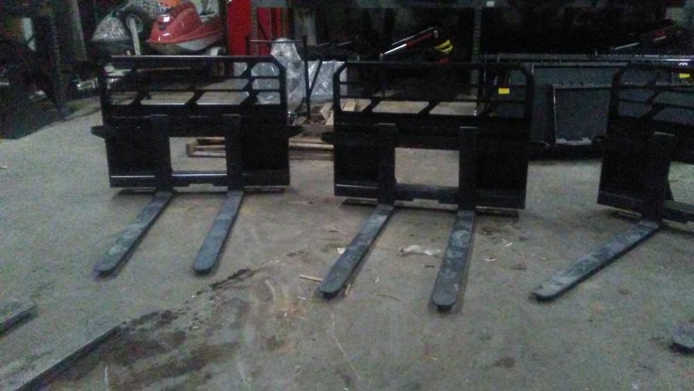 Skid Steer Pallet Forks 48"