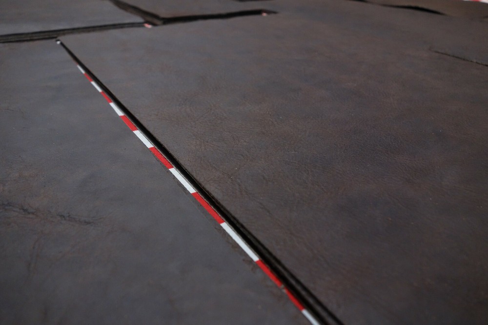 HORWEEN EBONY ROWDY SHRUNKEN BISON 4 oz. LEATHER, UNEVEN BACK TEXTURE, COLOR..