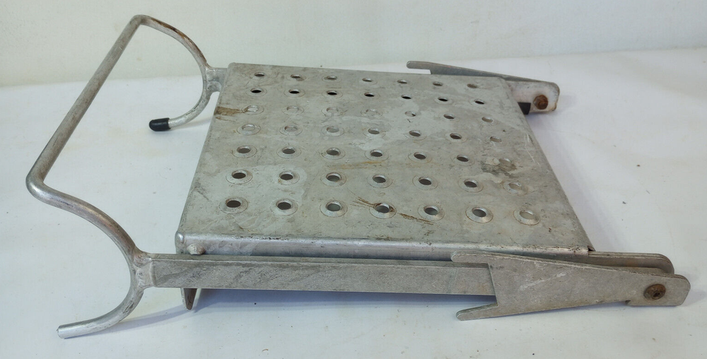 Good Used Gorilla Ladders Step Platform GLMP-PLTFM