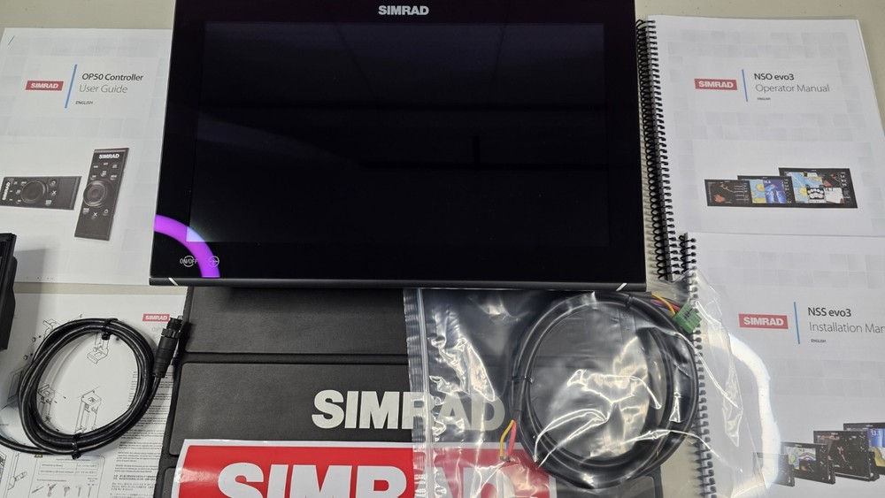 Simrad NSO16 evo3 + OP50 Remote Controller 16” MFD Chartplotter – Complete Set.