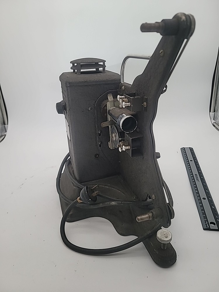 Vintage Keystone Model D-8 8MM Projector