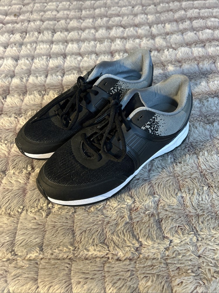 Cat & Jack Black /Gray sneakers size 5
