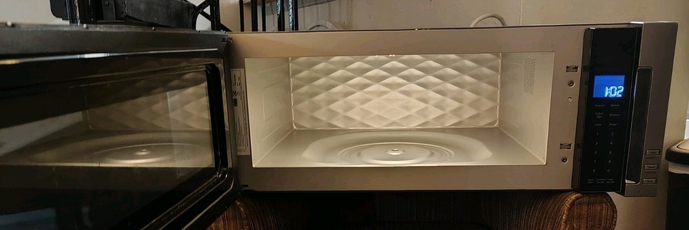 Kitchen Aide Over-Range Low Profile Microwave Range Hood 1.1 Cu. Ft WML55011HS