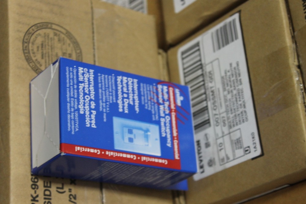 NEW LEVITON WALL SWITCH OCCUPANCY SENSOR OSSMT-GDI