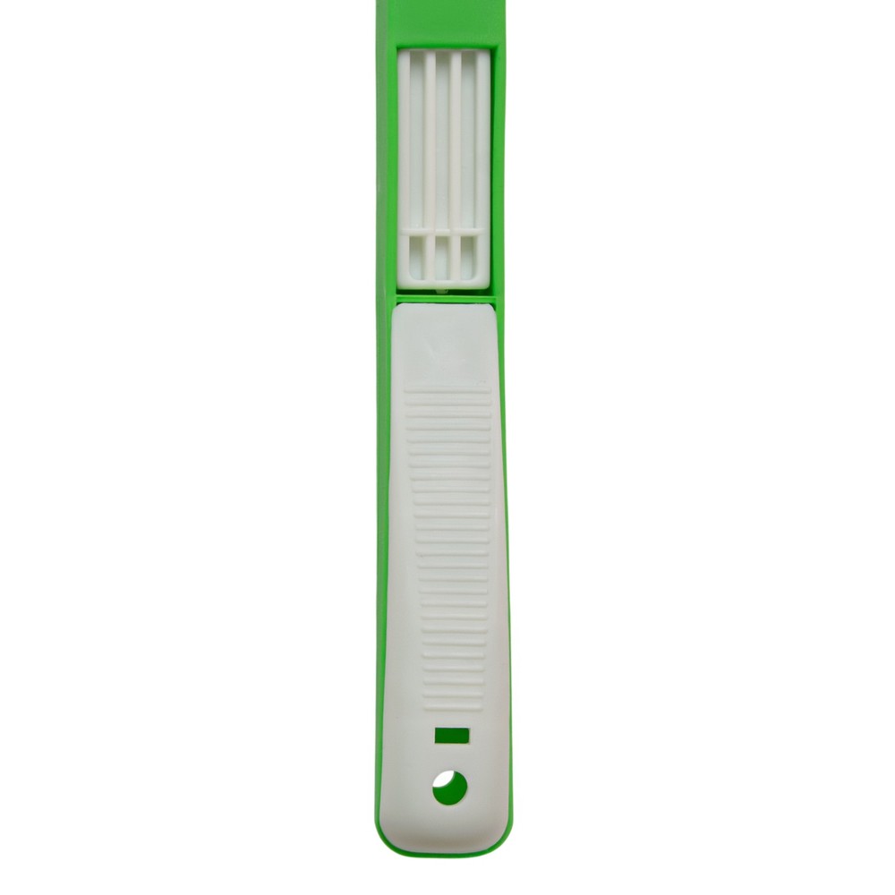 Smart Home Microfiber Chenille Cleaning Brush Duster Extendable Handle in Green