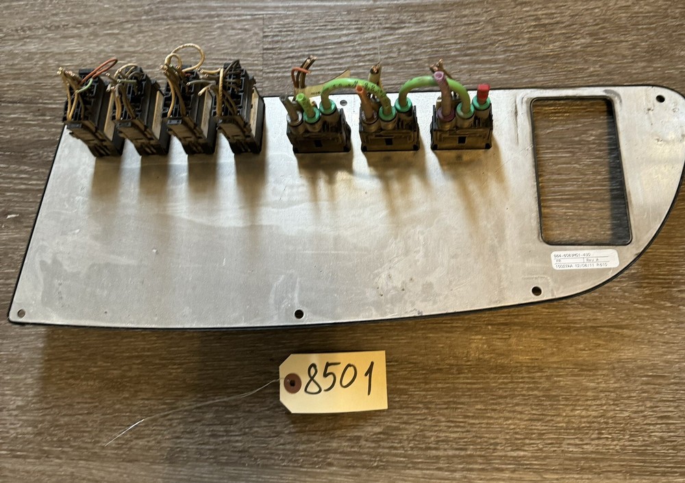 Peterbilt Dash Switch Panel - P/N: S64-6083M01-430