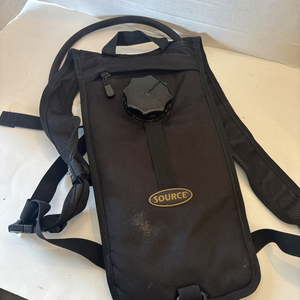 SOURCE HYDRATION SYSTEM W/ BLADDER, HOSE USMC TACTICAL Blackpack Bag
