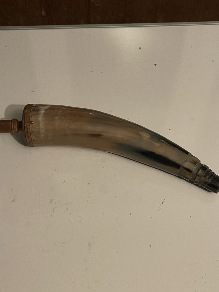 Muzzle-Loaders Authentic Black Powder Horn, Missing Leather Strap And Closer