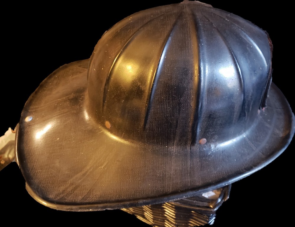 ANTIQUE Cairnes FIREMAN HELMET