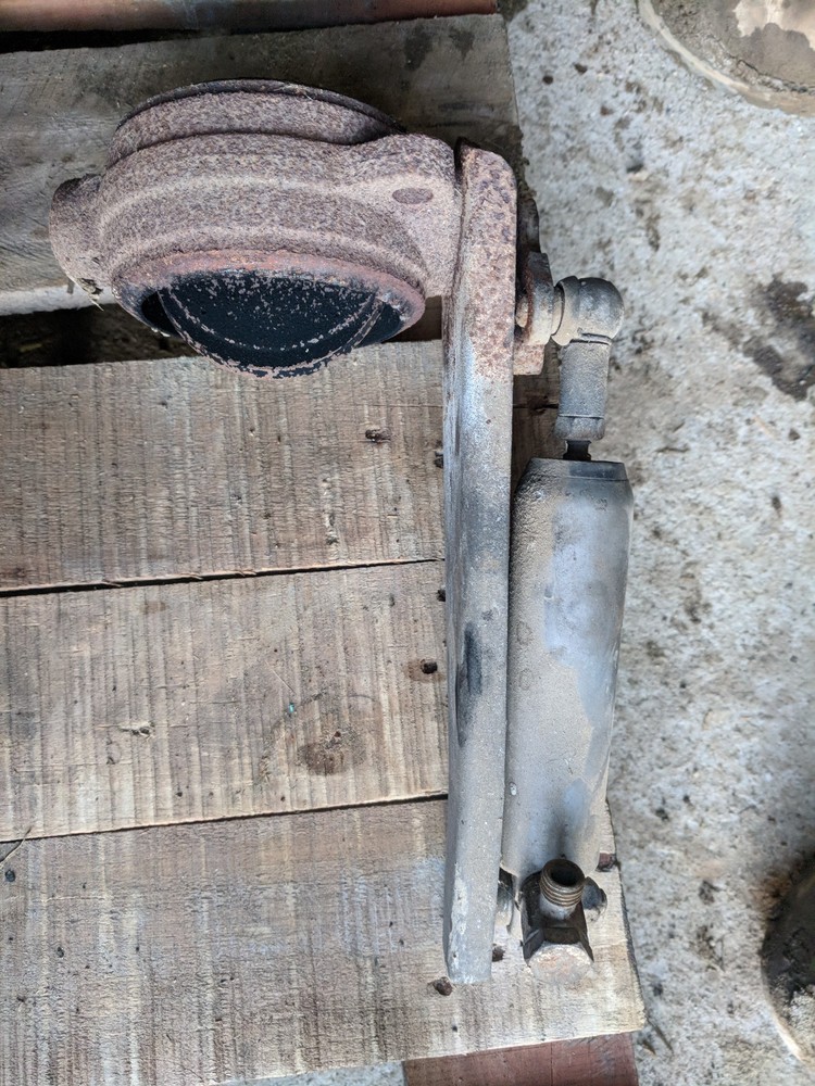 EXHAUST BRAKE REMOVED FROM FORD TECTOR 75 E 170