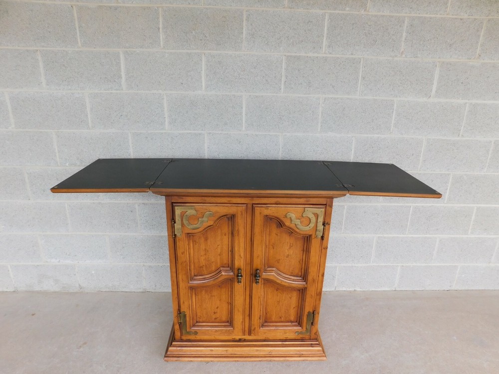 Drexel Velero Collection Flip Top Server