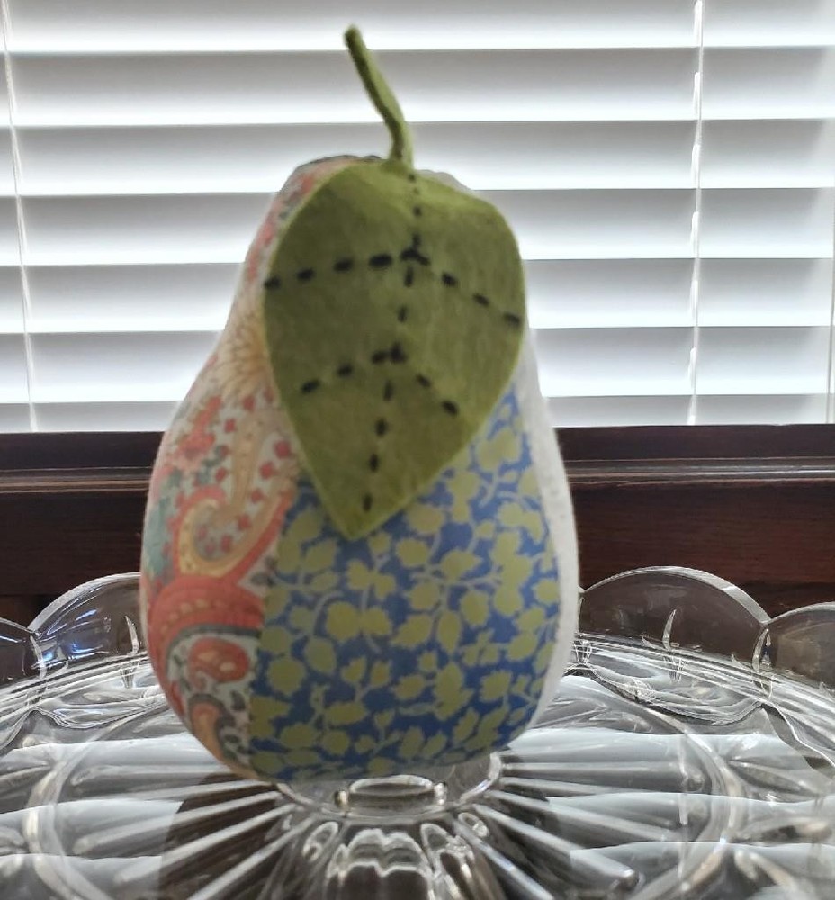 NEW RARE 2014 DRITZ STUFFED PIN CUSHION PATCHWORK PEAR