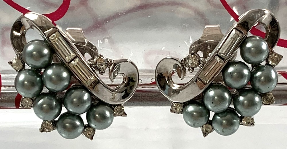 TRIFARI Clip Earrings