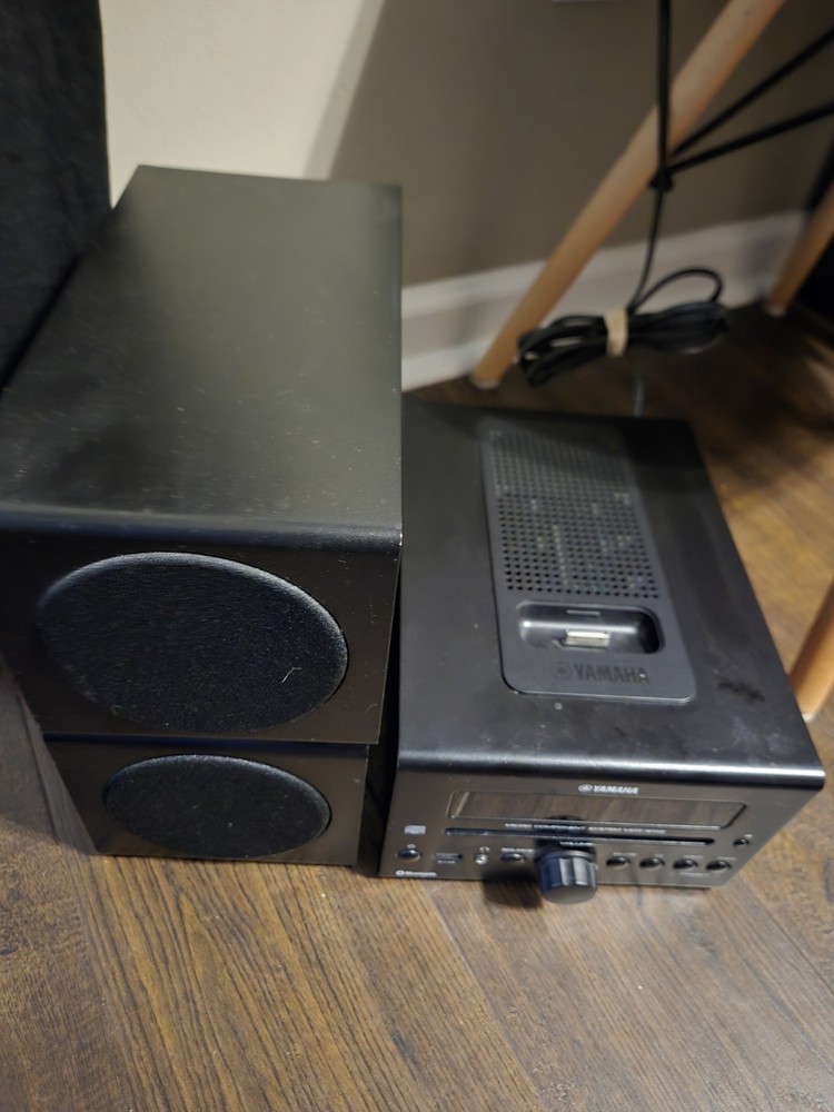 Yamaha MCR-B142 Micro Component System Bluetooth/ CD/Radio /USB Black NO REMOTE
