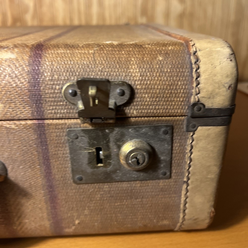 Antique US Trunk Company Suitcase