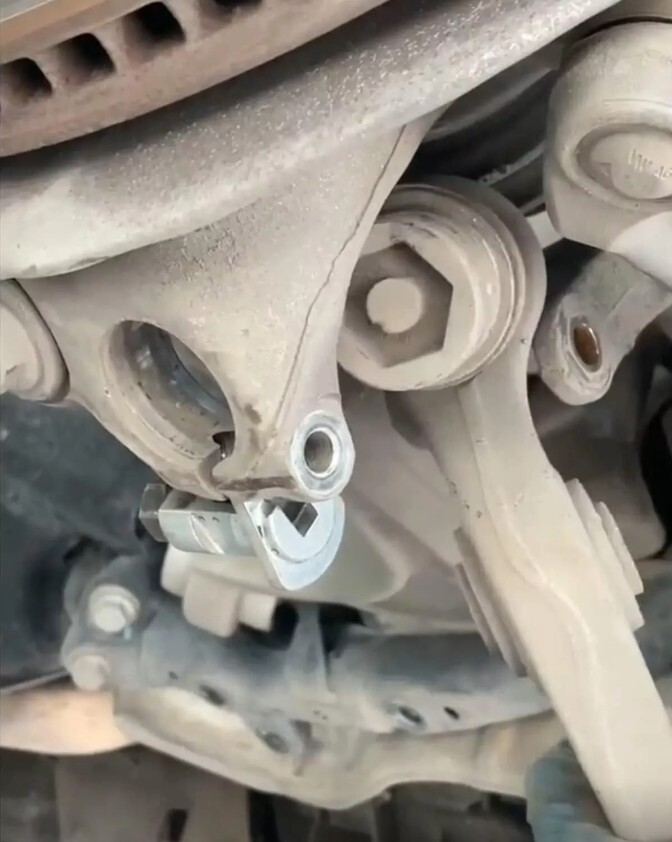 Removal Tool Strut Spreader Tool Suspension Separator Hydraulic Shock Absorber