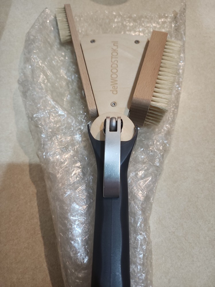 De Woodstok Adjustable Brush Head