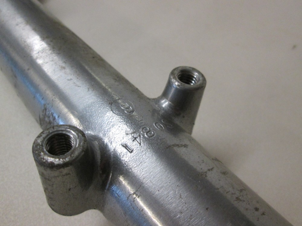 Suzuki TS 100 125 Fork Bottom Lower 1986 (S0841)