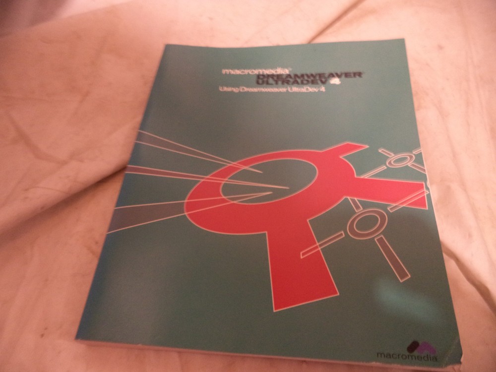 Macromedia Dreamweaver 4 MAC ZSMAE3 Education Version Software book only