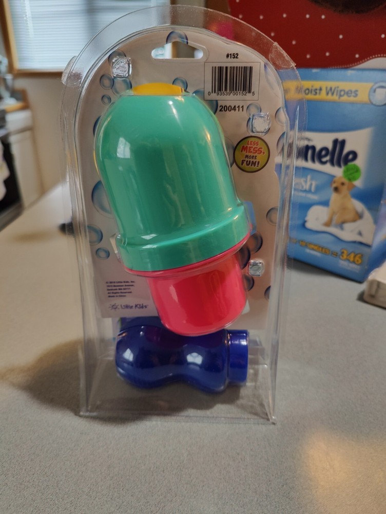 Fubbles No-Spill Tumbler Includes 4oz Bubble Solution NEW/SEALED