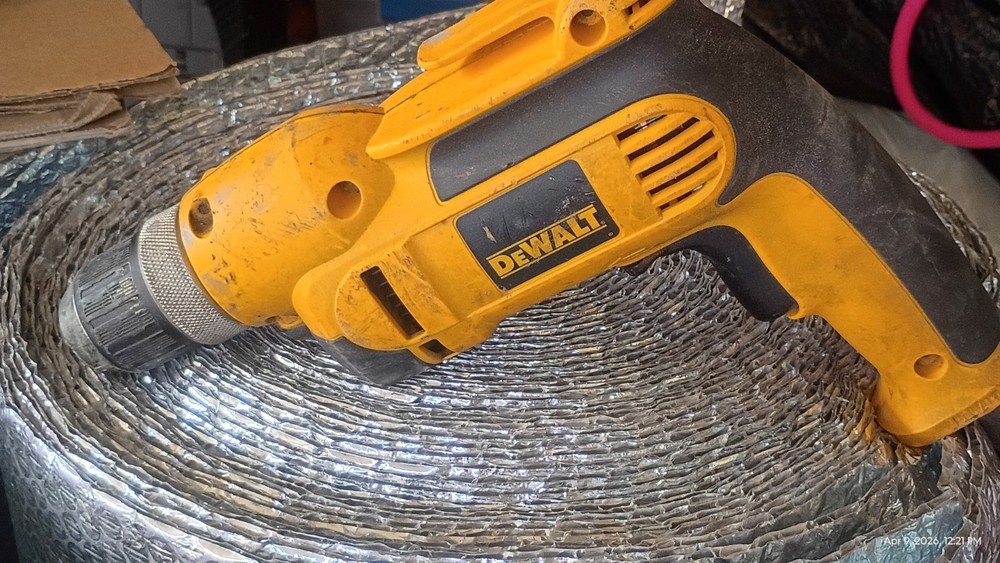 DEWALT DWD110 3/8 Corded Drill Variable Speed Reversible .Tested👍