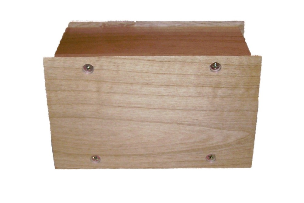 Medium alder pet urn.