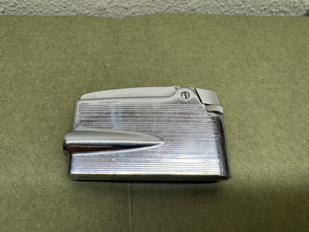 Vintage Ronson Varaflame Lighter