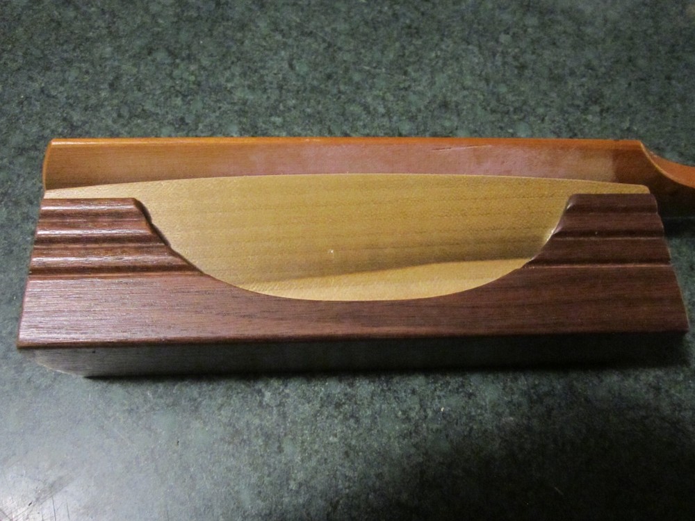 Beautiful painted paddle 6 1/4" Turkey box call with side inserts. SOUNDS GR EUC