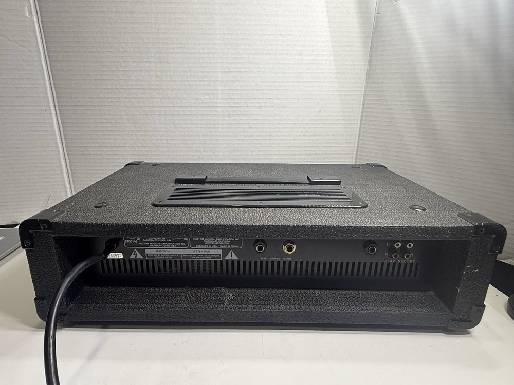 KUSTOM KPM4060 60 WATT RMS MIXER Powers On